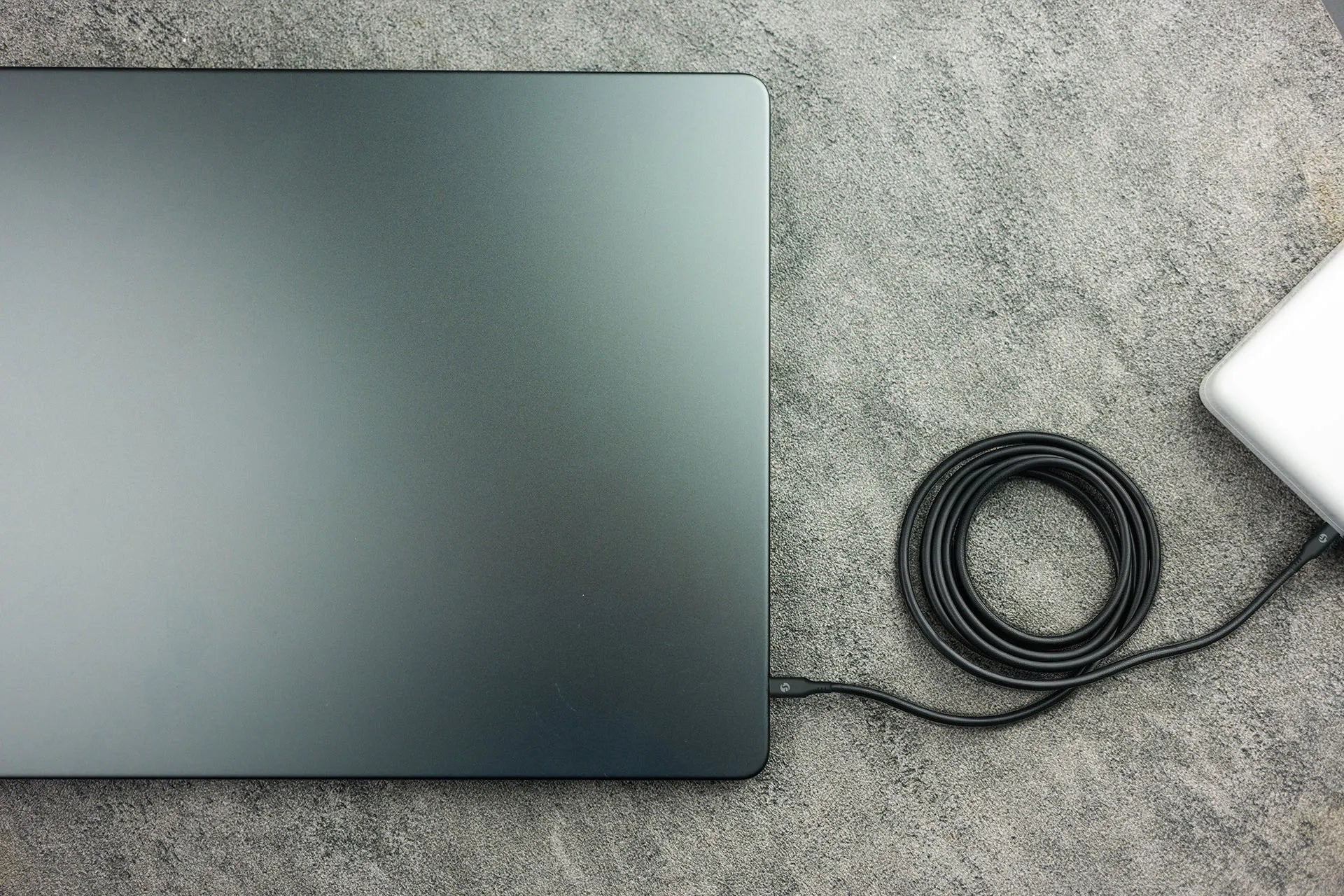 Simultaneous Power and Data Transfer