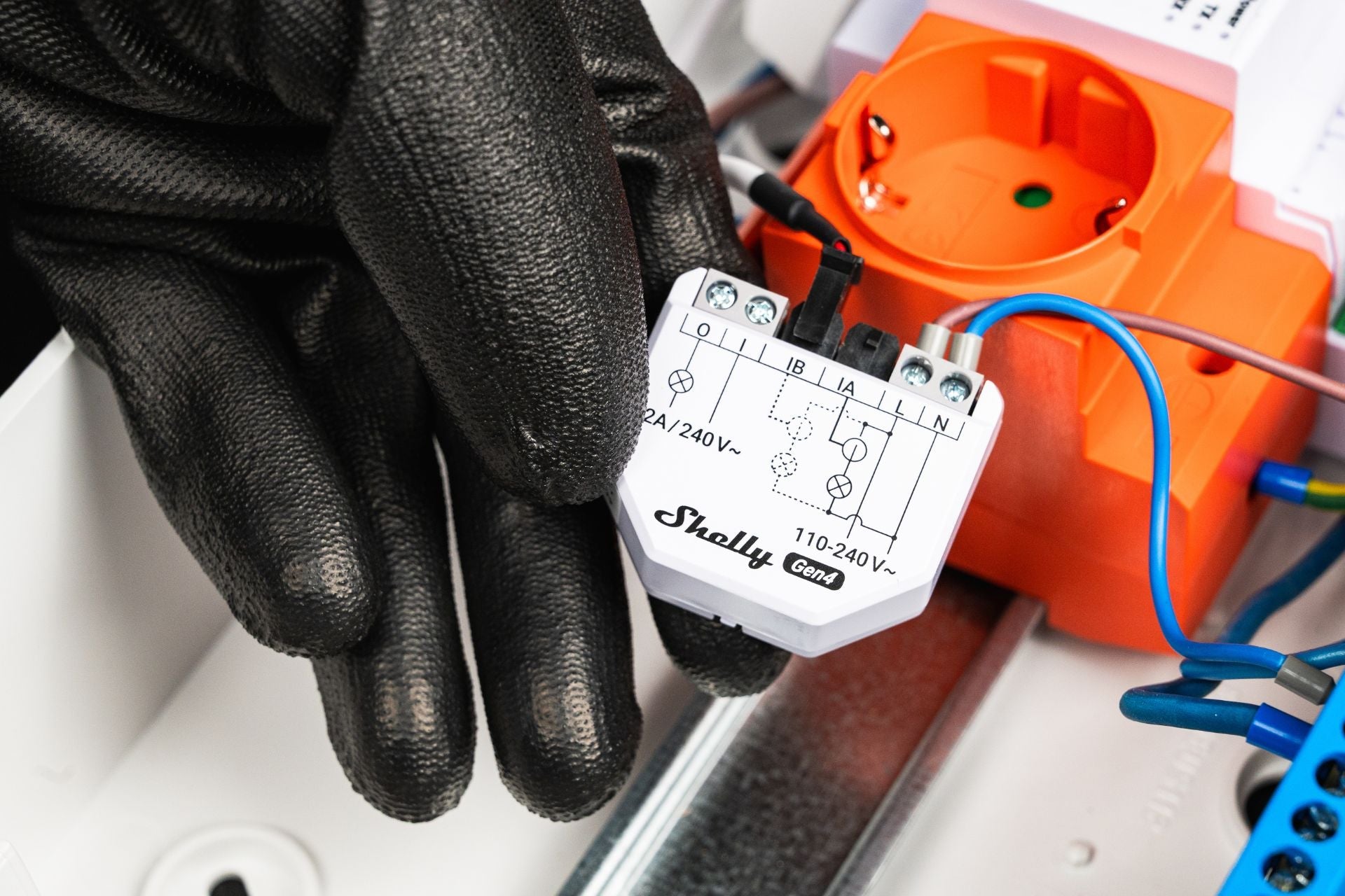 Heavy load control with contactors