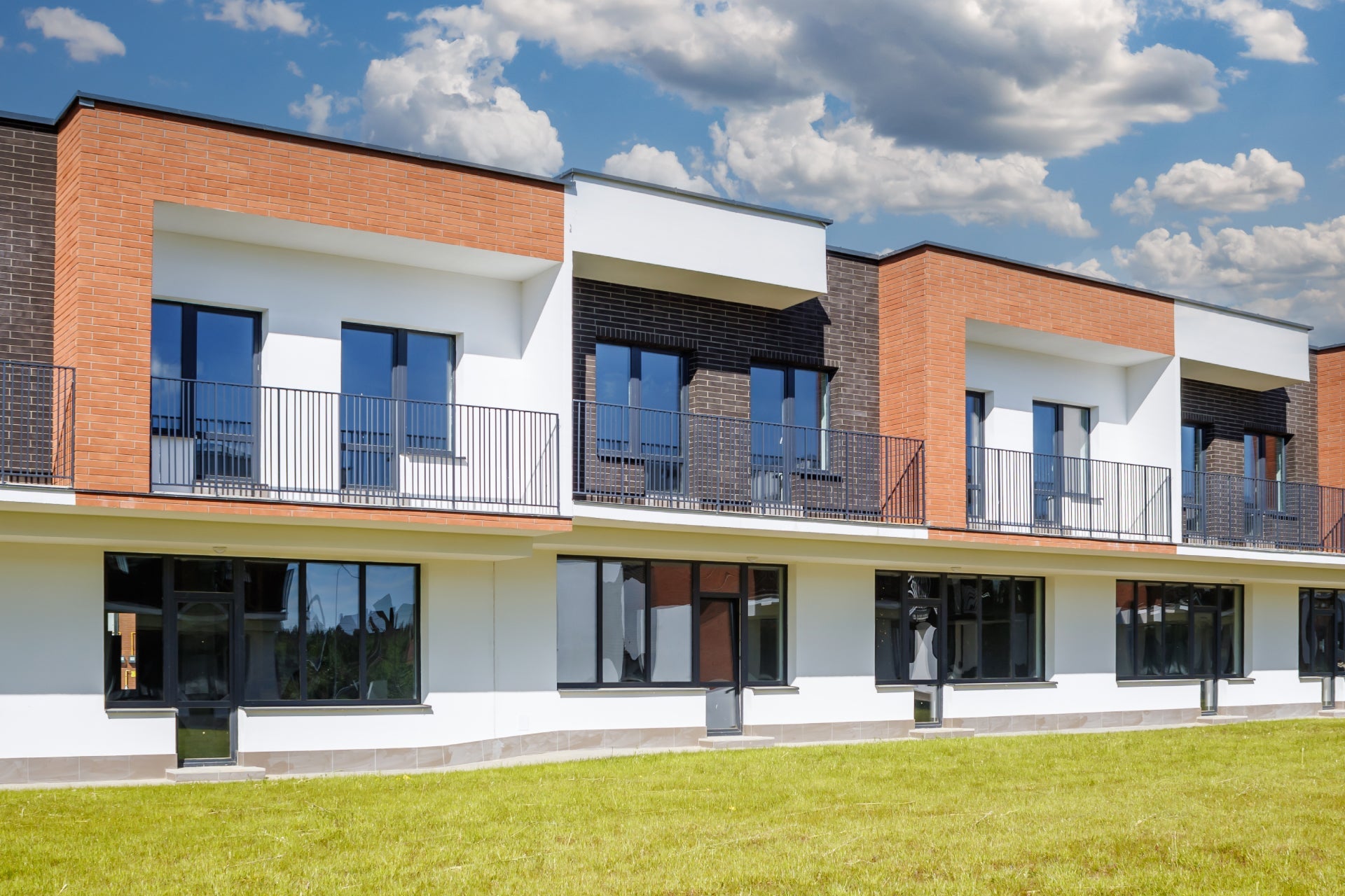 Access monitoring in multi-dwelling buildings