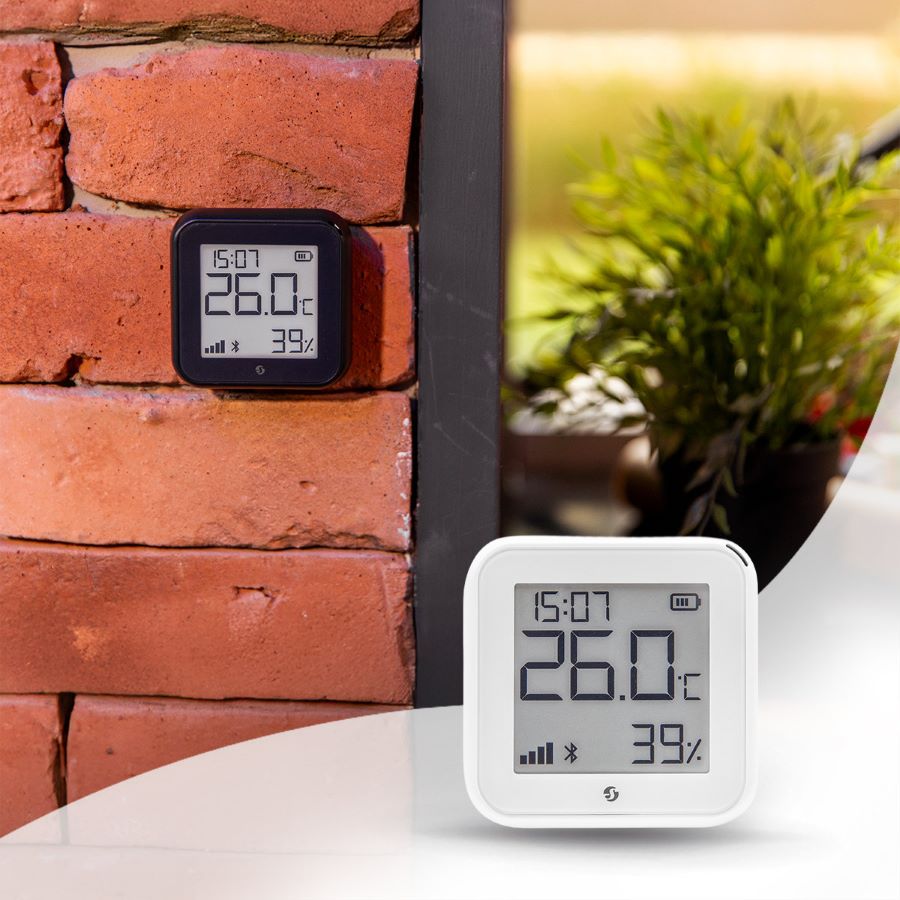 Shelly BLU H&T Display ZB sensor showing temperature, humidity, light levels and time