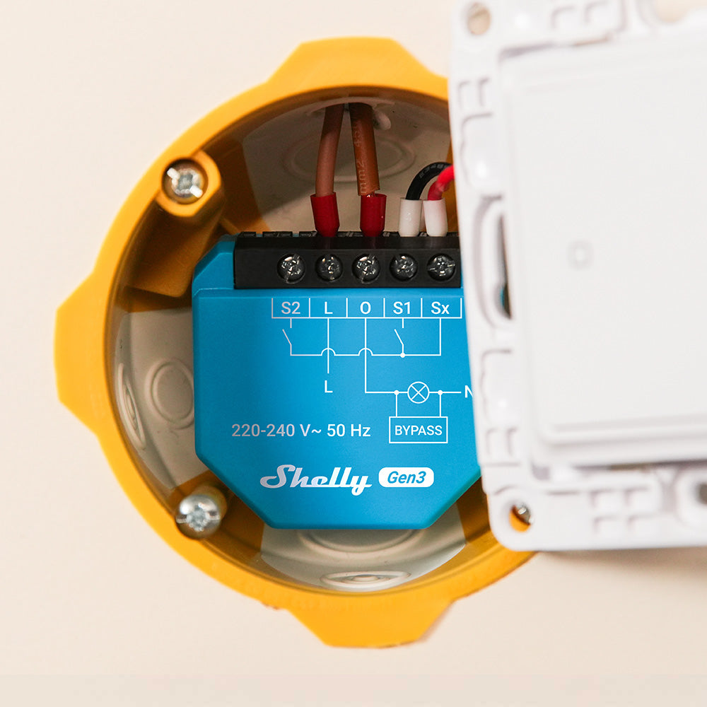 Shelly 1L Gen3 montato in scatola da incasso