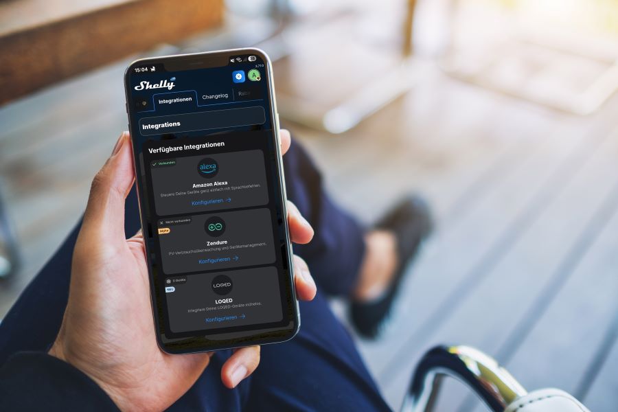 woman sets up the link in the Shelly app; the Alexa Skill is activated for smart-home control