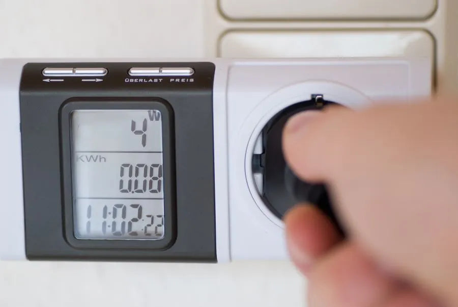 Outlet with a digital meter; record kilowatt-hours and meter readings precisely for accurate cost analysis.