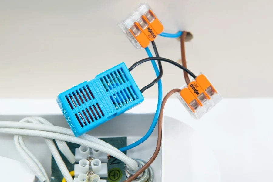 Einbau smarter Lichtschalter ohne Neutralleiter hinter Wandschalter – Strom vorher abschalten, danach umgerüstet und sicher steuerbar